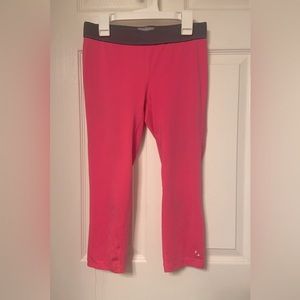 Vibrant Pink Soffe Dri Performance Capri Leggings
Size Small